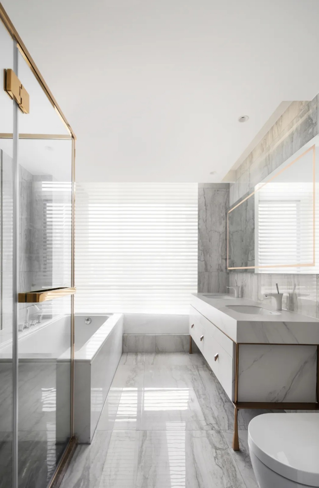 轻奢风格家装设计室内装修效果图-卫生间 轻奢风格家装设计室内装修效果图-卫生间