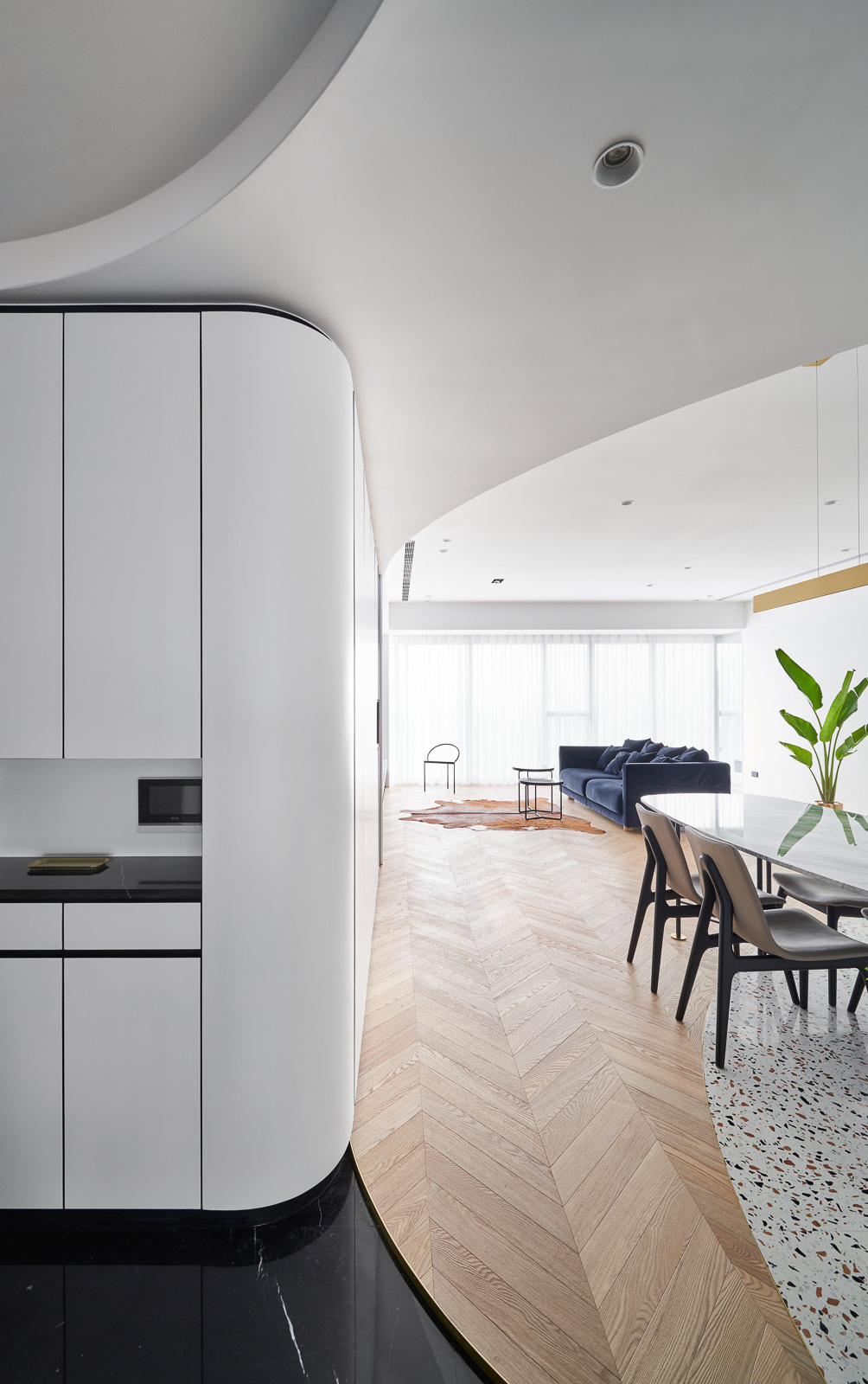 现代极简纯白风格室内家装案例效果图-玄关 现代极简纯白风格室内家装案例效果图-玄关